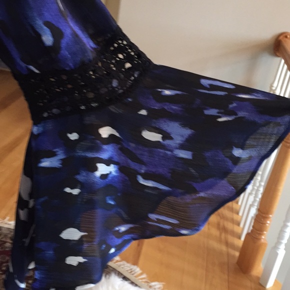 🌸 Beautiful Top 🌸 - Picture 4 of 5